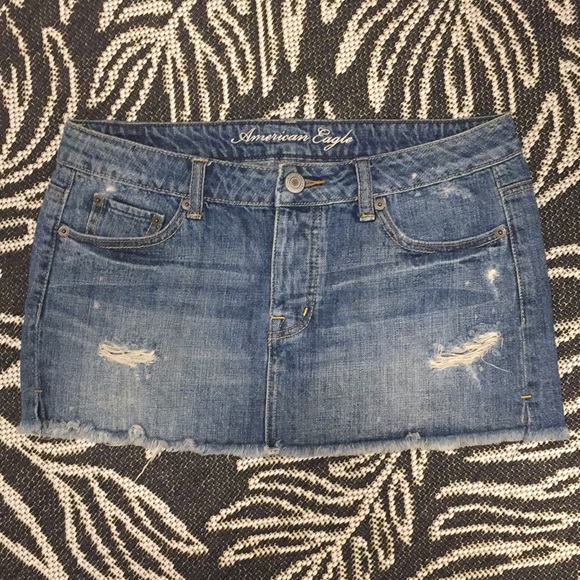 American Eagle Distressed Denim Skirt - Picture 3 of 4